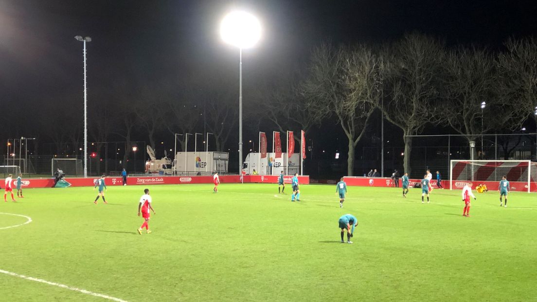 De tweede helft liep Jong FC Utrecht uit tot een 7-2 overwinning op Jong Ajax