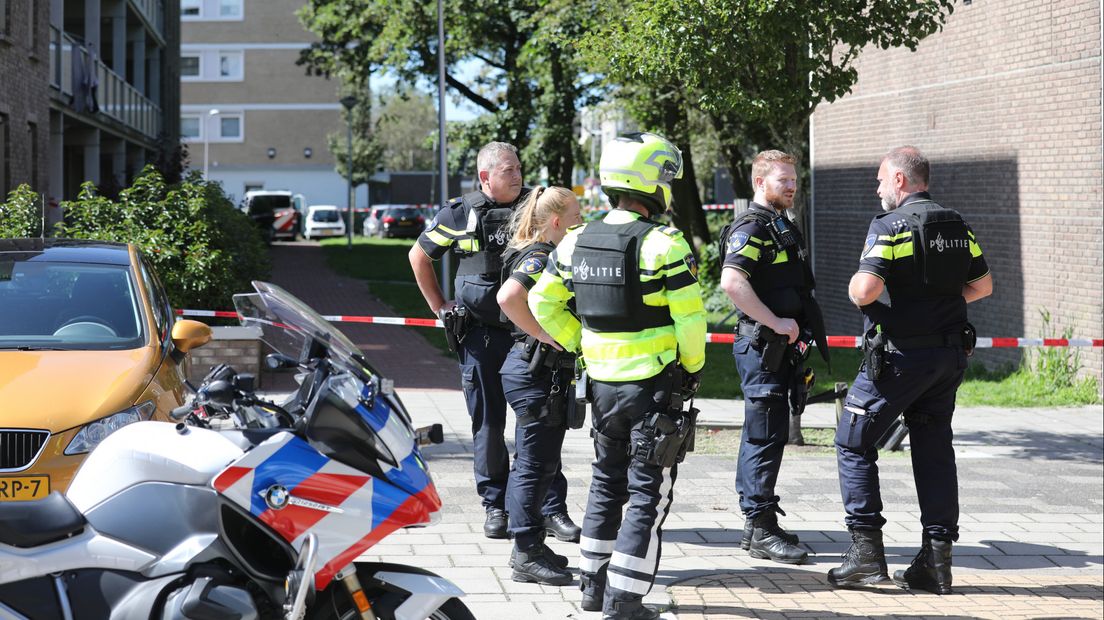Veel politie op de been in de Boekhorststraat in Katwijk aan Zee