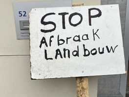 Lyts trekkerprotest by Provinsjehûs yn Ljouwert: "Faker nee tsjin Brussel of Den Haag"