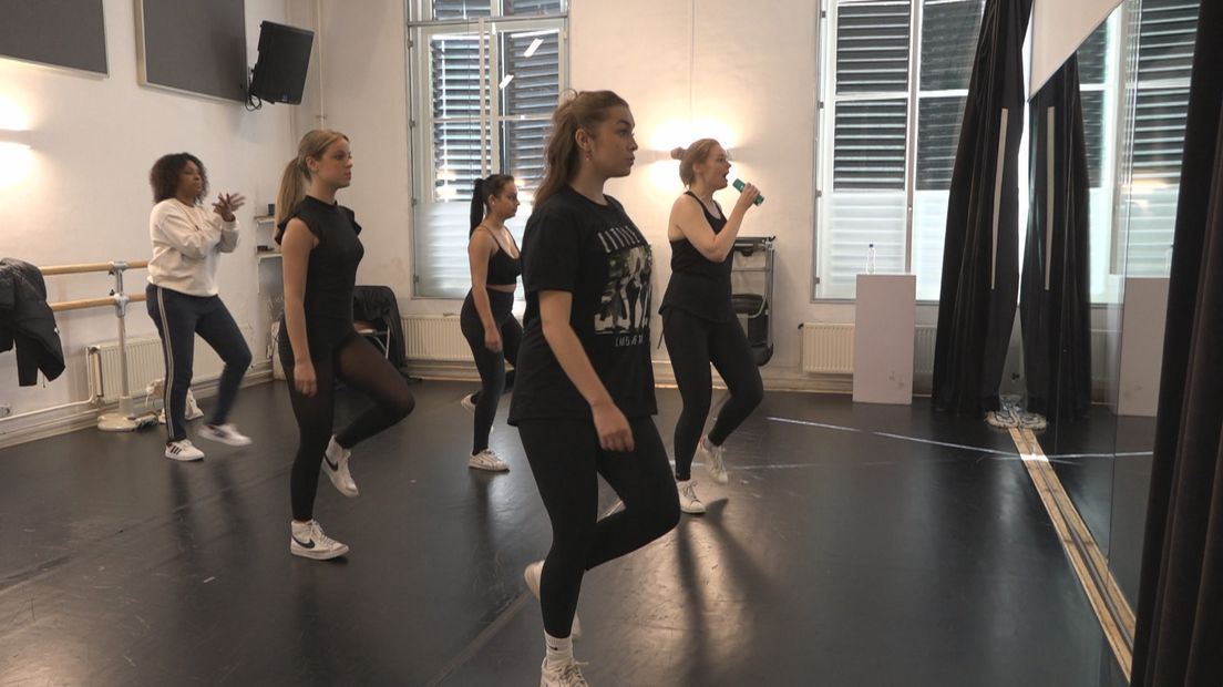 LIEN is druk aan het repeteren voor de finale van het Regio Songfestival