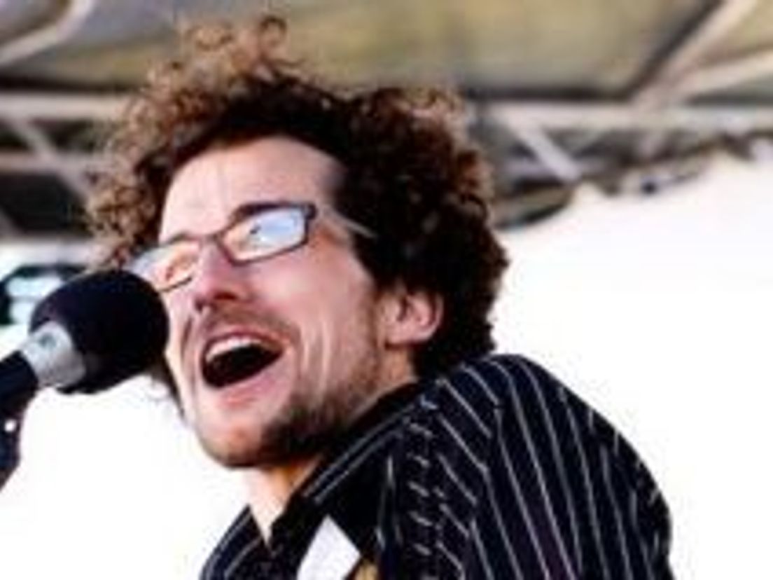 Hot Water zanger Donovan Copley in Live uit Lloyd