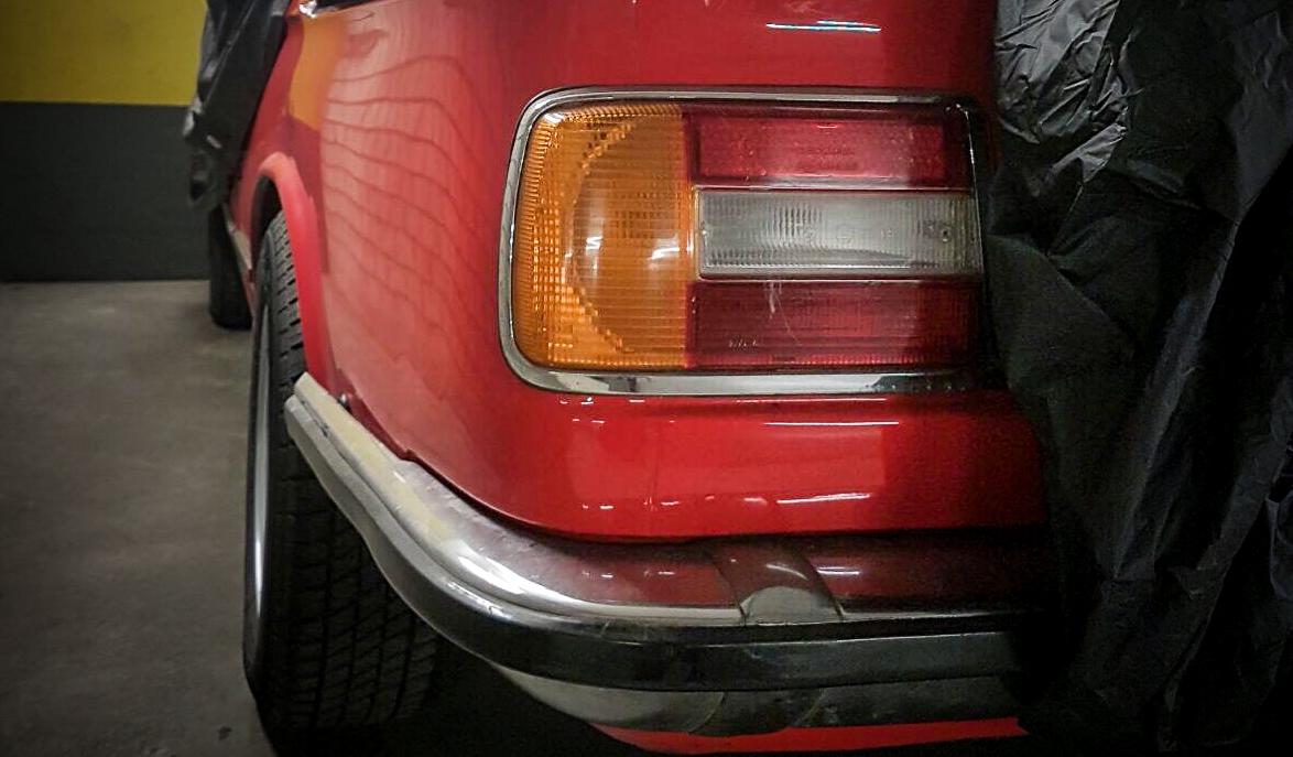 De BMW (Foto: 
Stichting Rotterdamse Klassiekers)