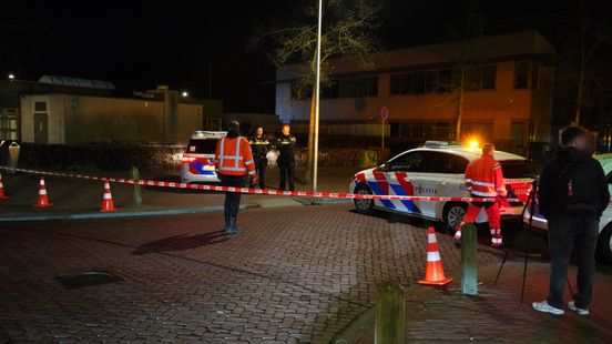 Persfotograaf bedreigd en gedwongen om foto's te wissen bij steekincident Zwolle Nieuws