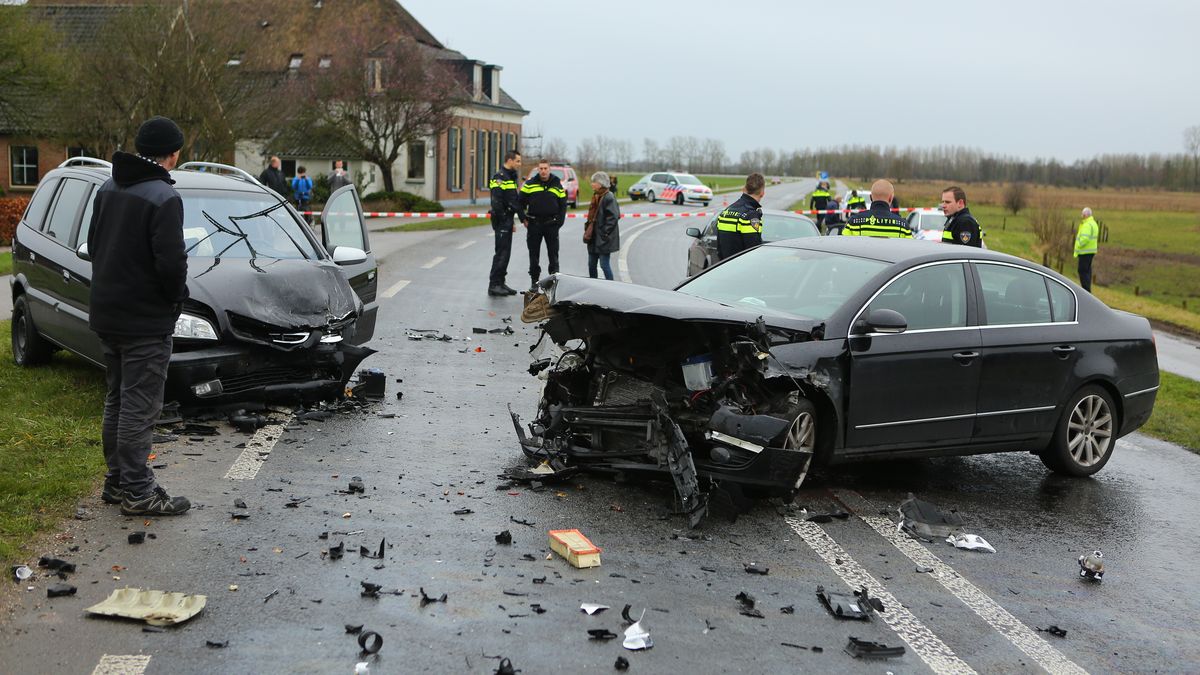 N345 bij Empe dicht voor onderzoek na ongeval