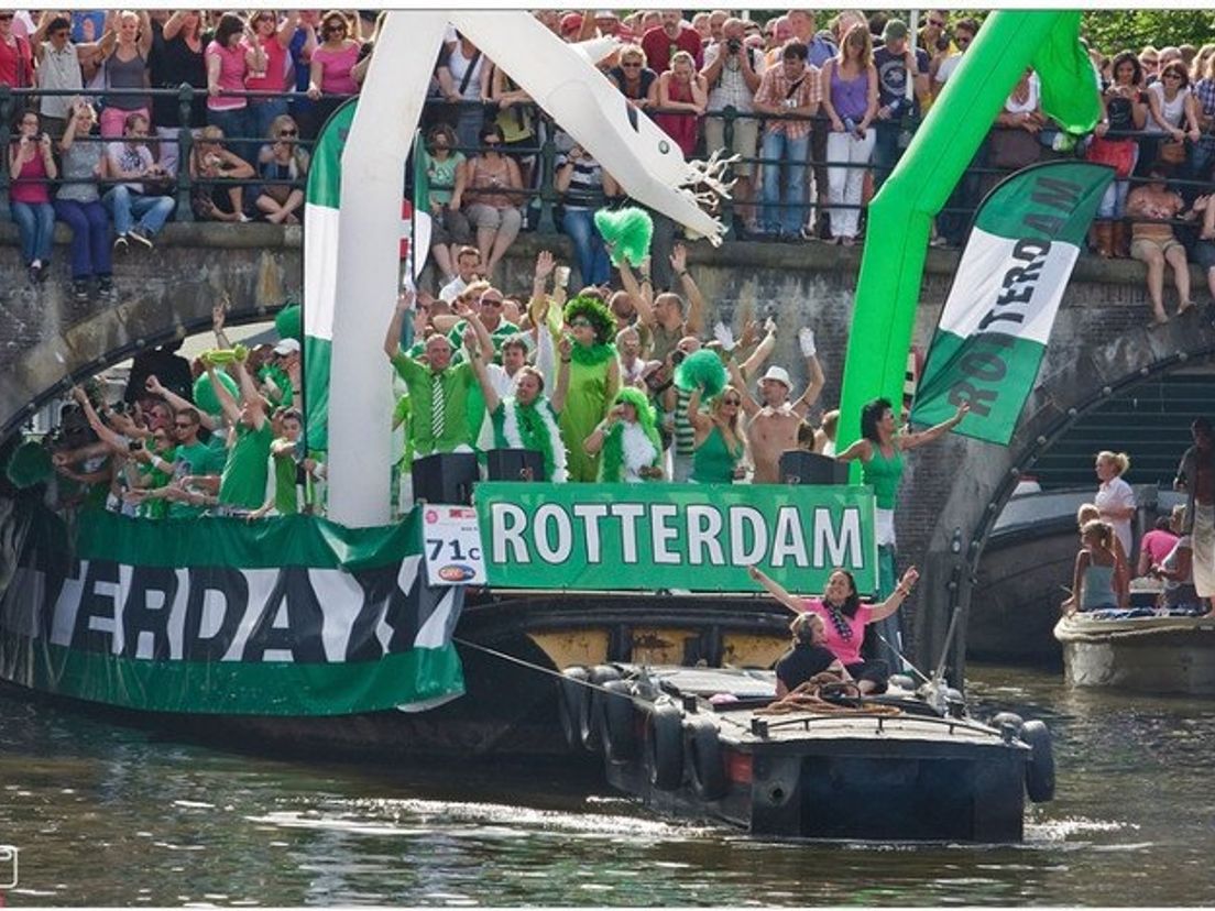 Rotterdamse_boot_canal_pride