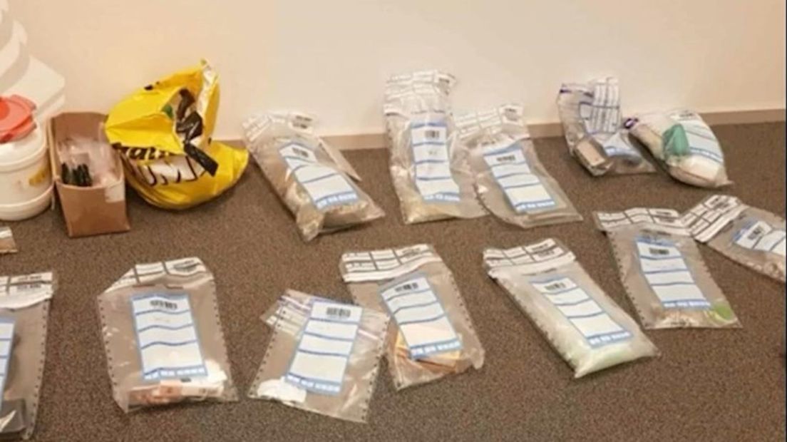 Een deel van de gevonden drugs in Ossenzijl