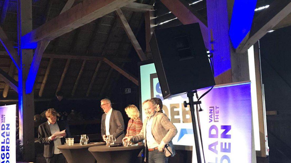 De vier paneleden met elkaar in debat (Rechten: RTV Drenthe/Laura Smit)