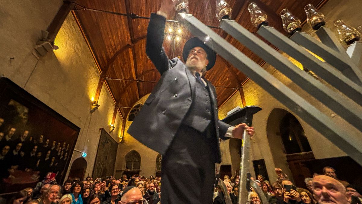 Chanoeka-viering Middelburg gaat door na aanslag Sydney: 'Het licht moet blijven schijnen'