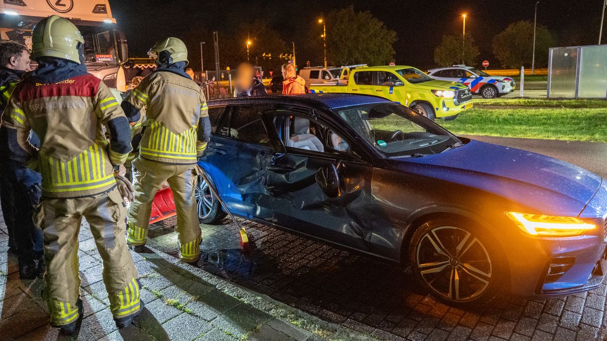 112 Nieuws: Brandweer bevrijdt bijrijder bij N50 | Gewonde bij ongeval Lemelerveld