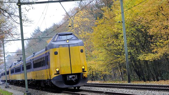 Geen treinen tussen Meppel en Zwolle door een aanrijding. Geen treinen tussen Meppel en Zwolle door een aanrijding.