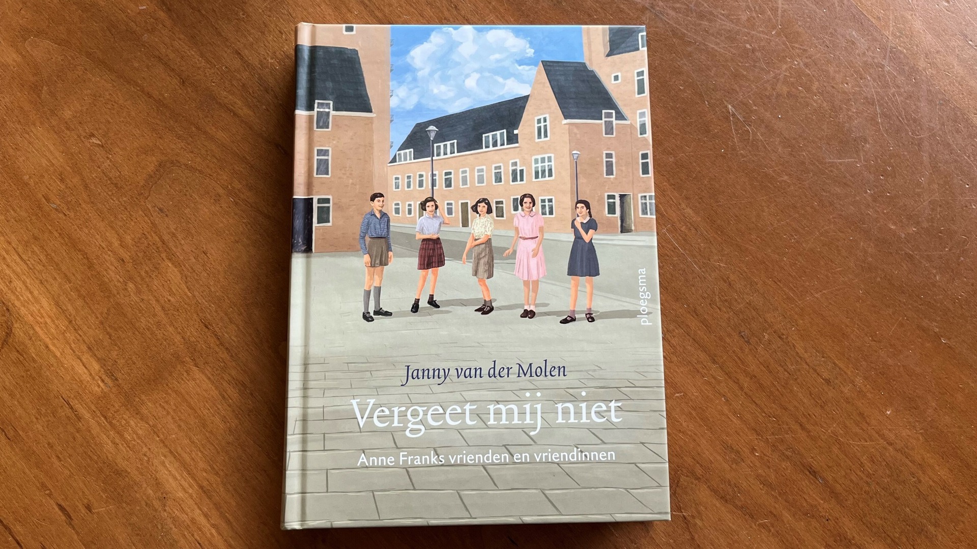 It boek mei tolve 'biografyen' fan freonen en freondinnen fan Anne Frank