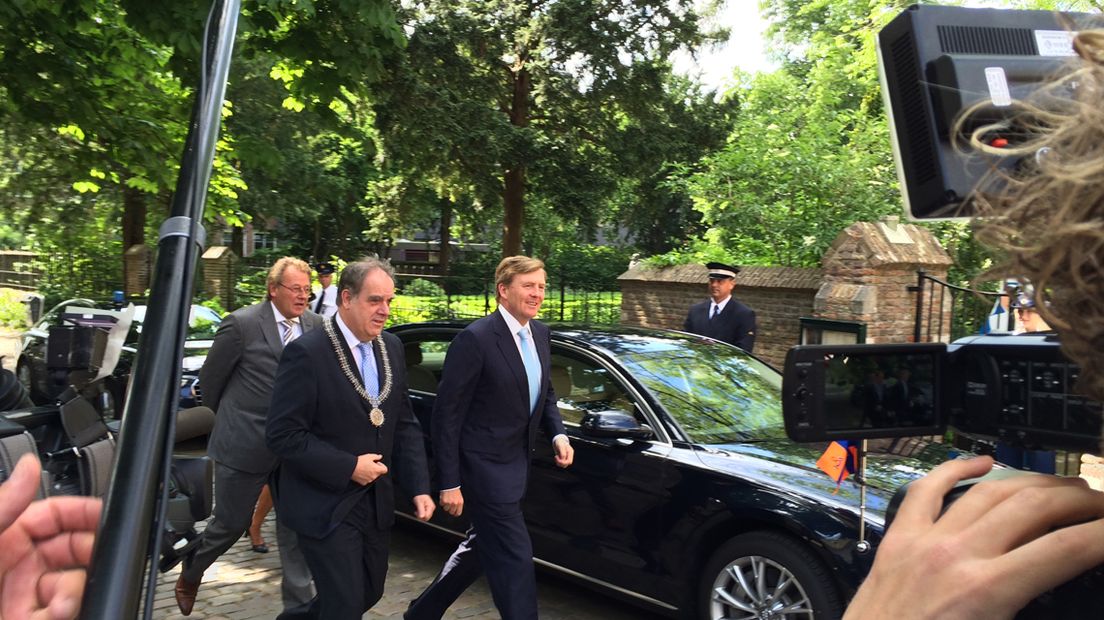 Koning Willem-Alexander opent Museum Prinsenhof