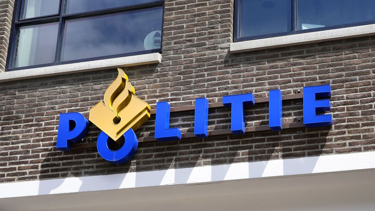 Cryptobezitter meldt bedreiging, maar dan kijkt de politie in zijn telefoon  - Omroep Gelderland