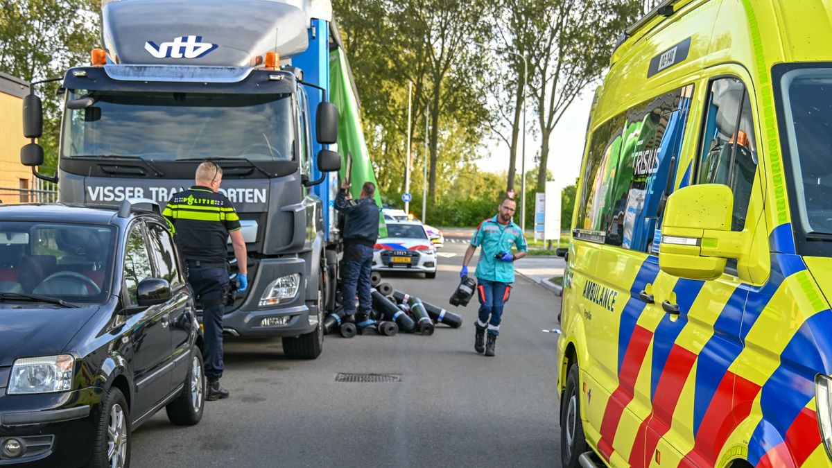 Man bekneld door losgeschoten lading in Franeker