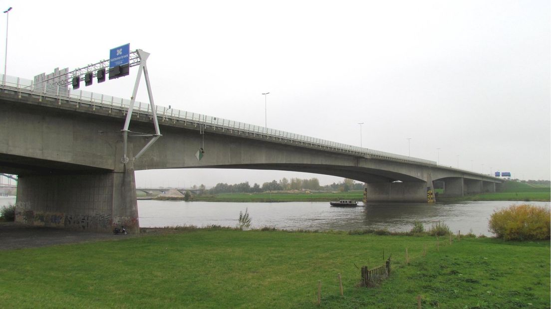 De IJsselbrug bij Zwolle