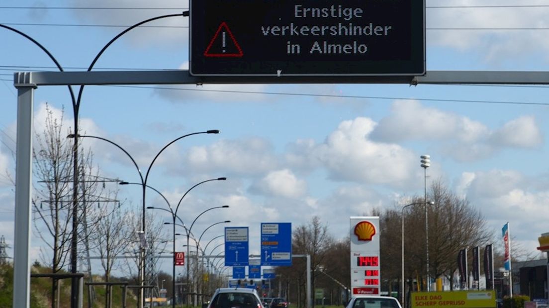 Bussen met Heraclesfans op weg naar Rotterdam