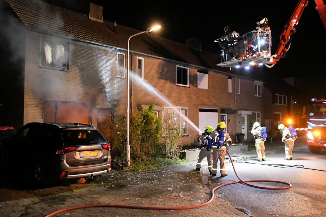 Woning in Biervliet volledig verwoest door uitslaande brand