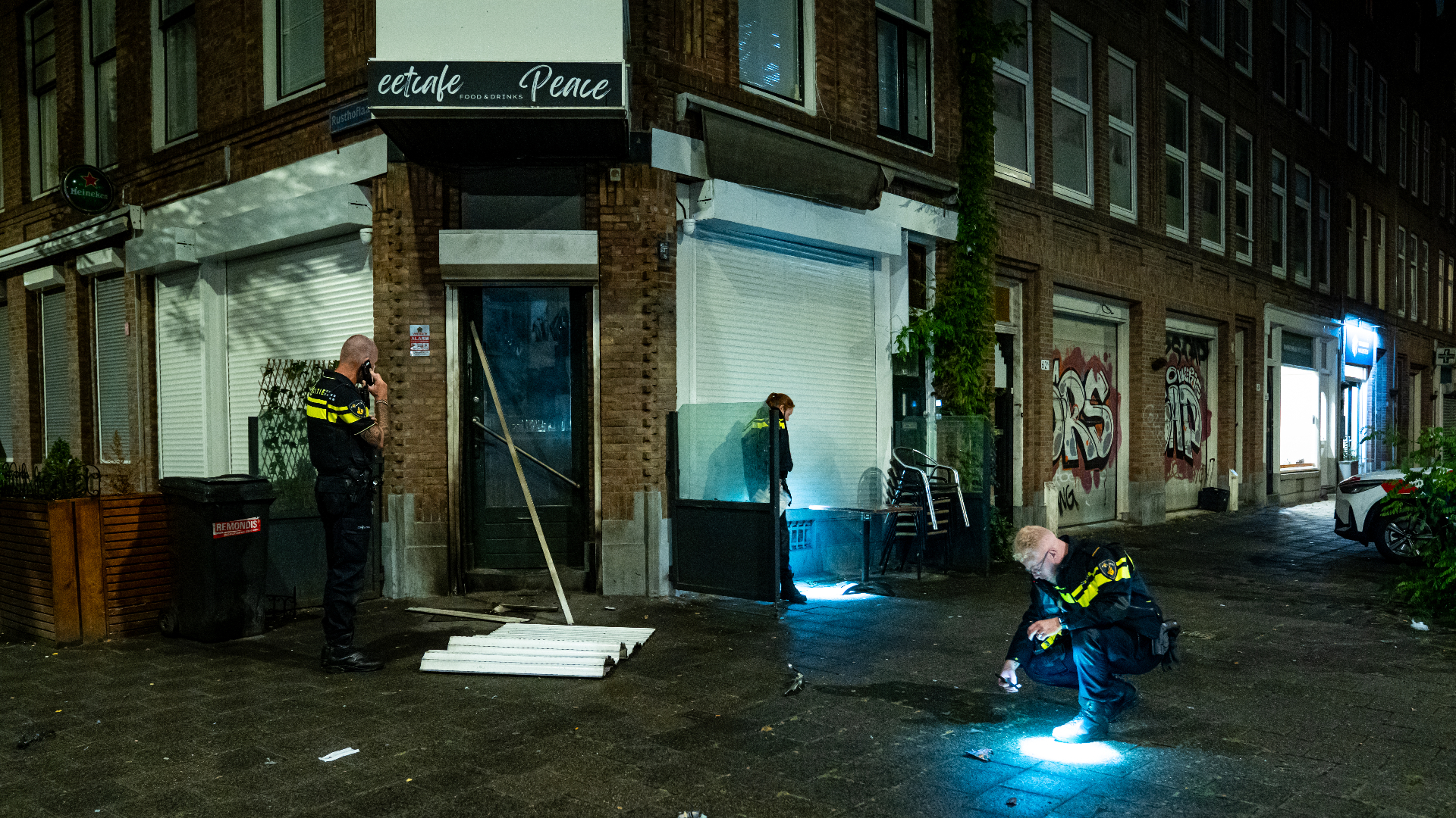 Een rolluik sneuvelde door de klap.