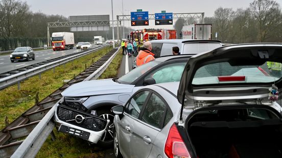Ongelukken op A27 zorgden voor vertraging, weg weer vrij. Ongelukken op A27 zorgden voor vertraging, weg weer vrij.