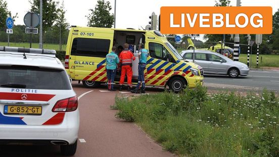 fietsster zwaargewond na botsing • brandende auto op A1. fietsster zwaargewond na botsing • brandende auto op A1.