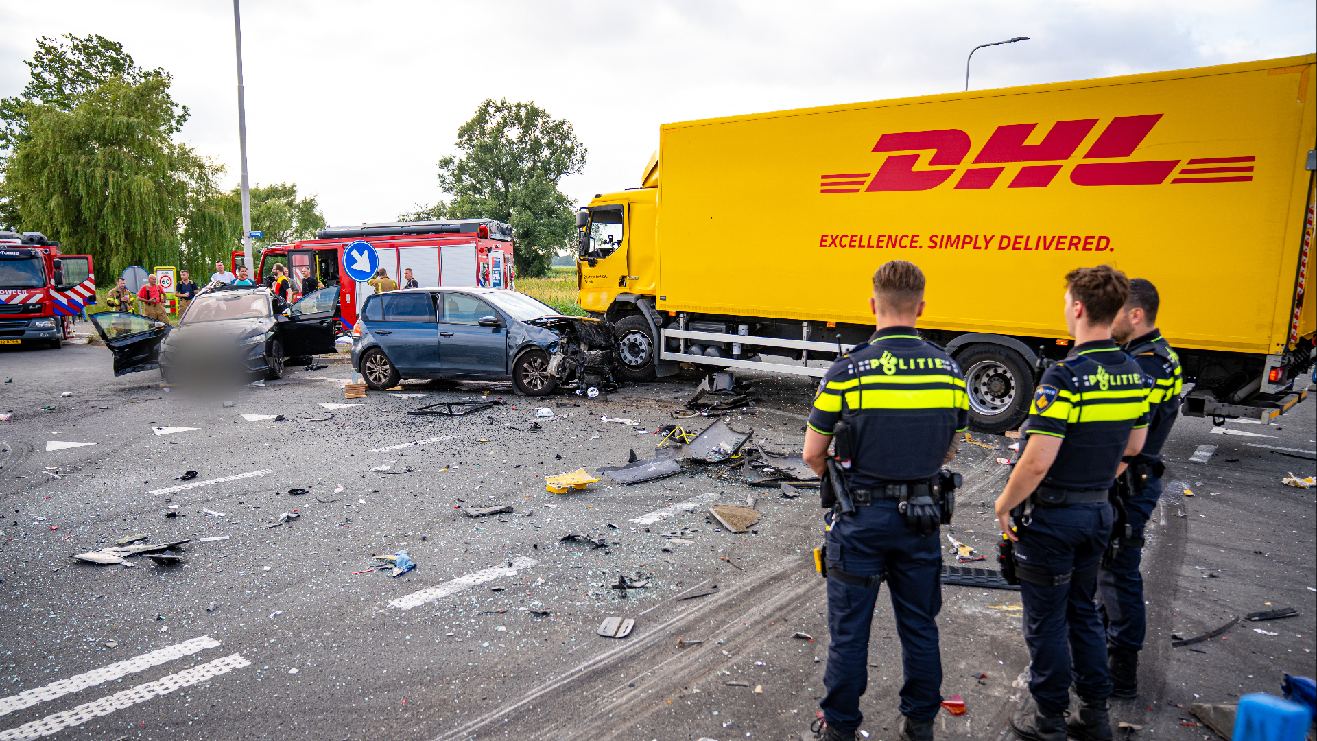 Ravage op de weg na on geluk op de provinciale weg
