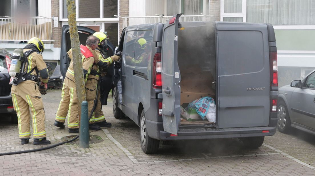 De auto was in brand gestoken, maar bleef grotendeels gespaard