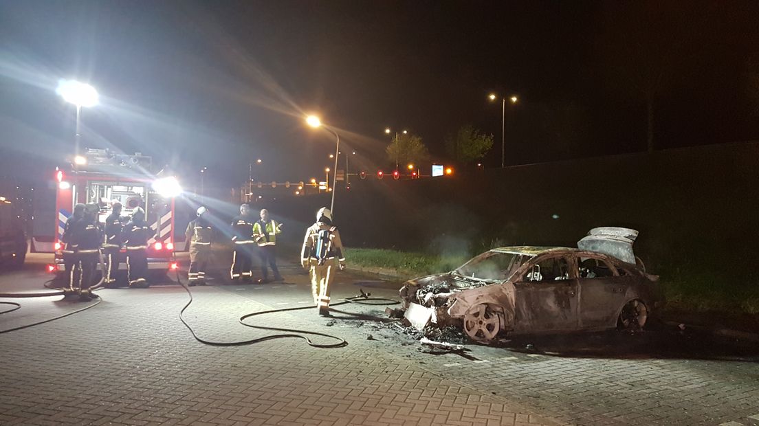 Van de auto bleef weinig meer over (Rechten: Persbureau Meter)