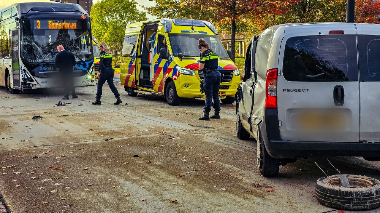 Achtervolging Kop van Overijssel eindigt in Drenthe | Gewonden bij aanrijding in Enschede.