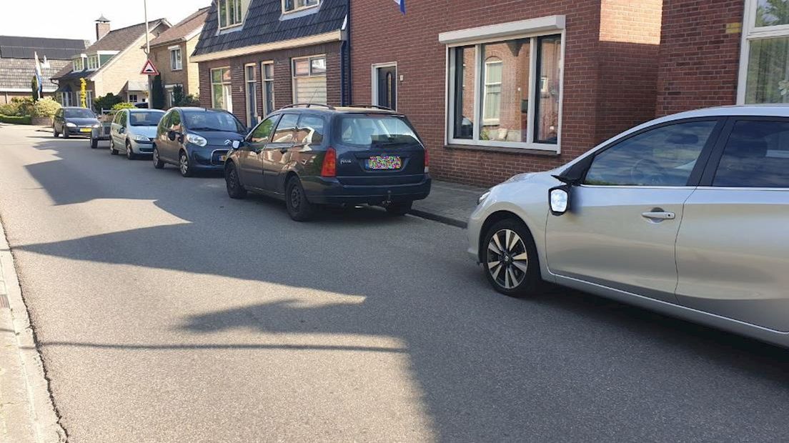 Tientallen auto's vernield in Delden en Hengelo