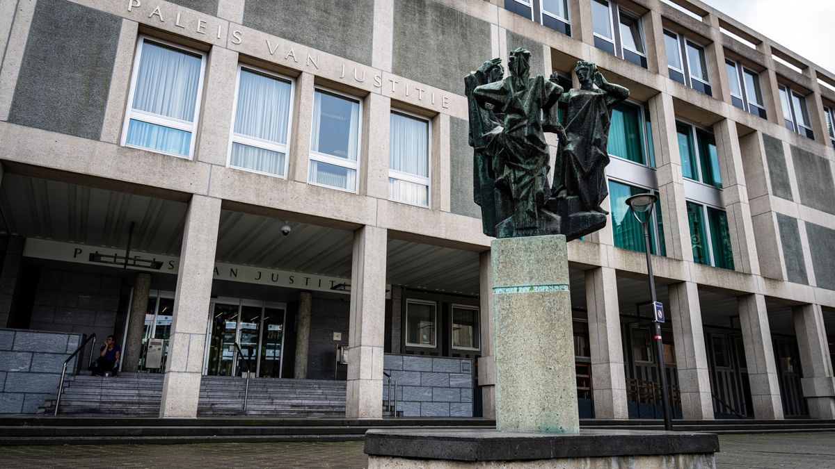 Drentse notaris berispt vanwege 'buitengewone, seksuele gedragingen'