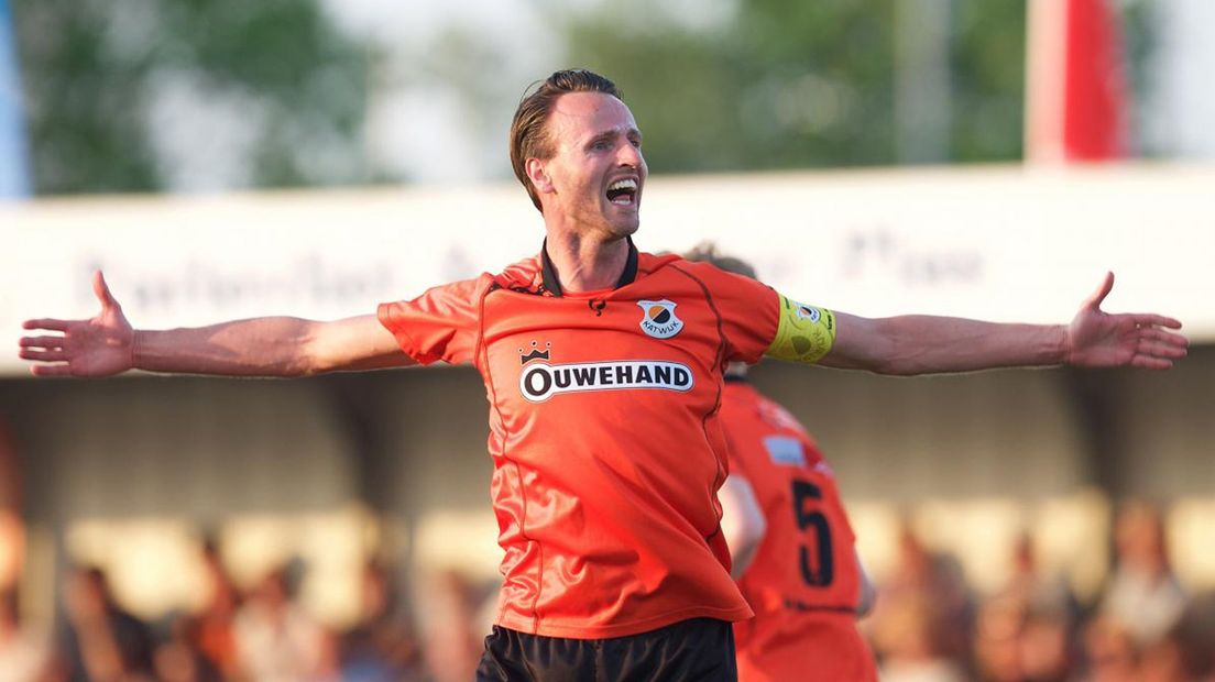 Robbert Susan zetten met een assist en doelpunt Katwijk op kampioenskoers
