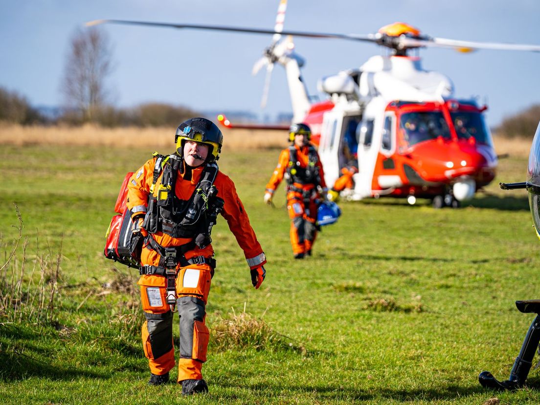 Traumahelikopter landt bij reddingsactie natuurgebied Beningerslikken