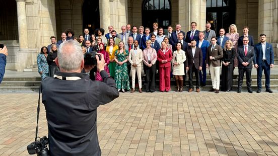 Nieuwe gemeenteraad officieel van start: 'Wij doen dit voor de Rotterdammers'