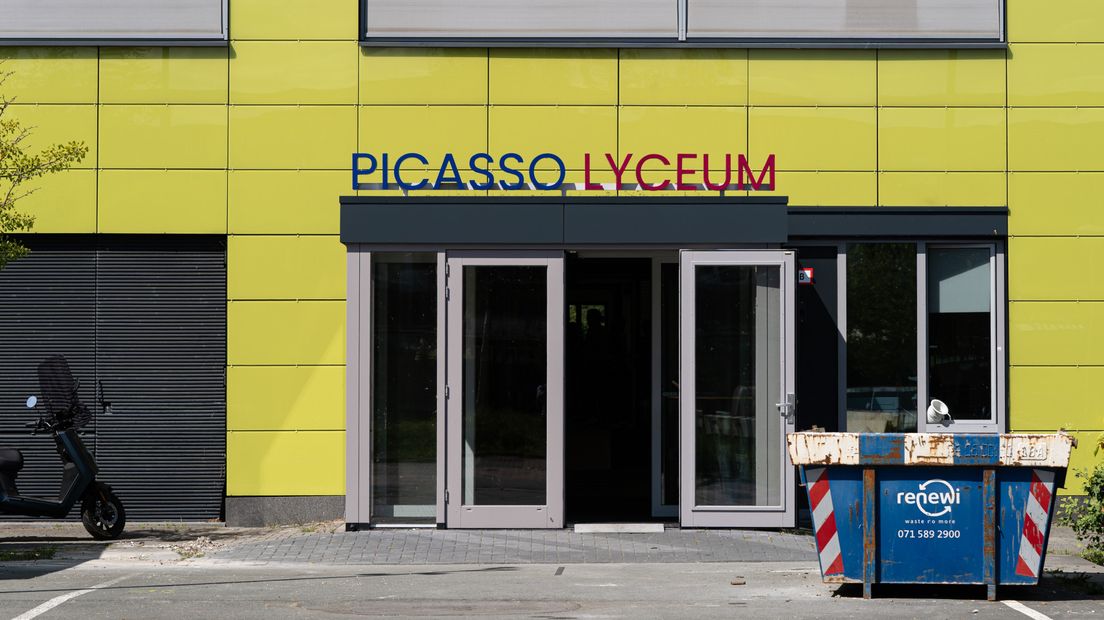 Het Picasso Lyseum wil dat de leerlingen dertig minuten les per vak per week krijgen