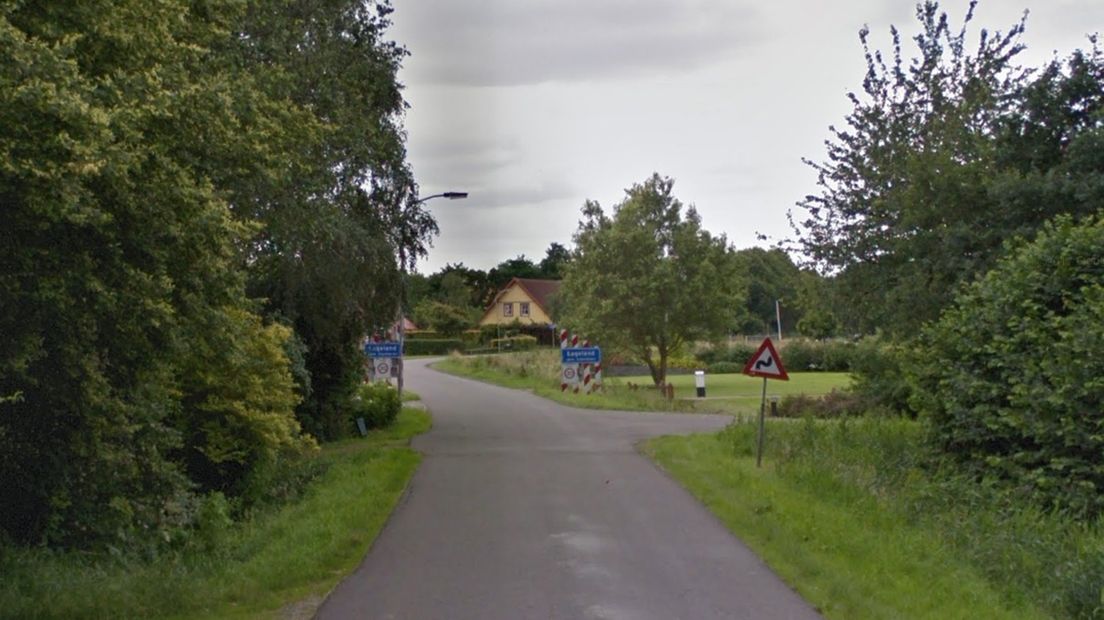 De Hamweg die door Lageland (foto) en Harkstede loopt is één van de wegen met scheuren.