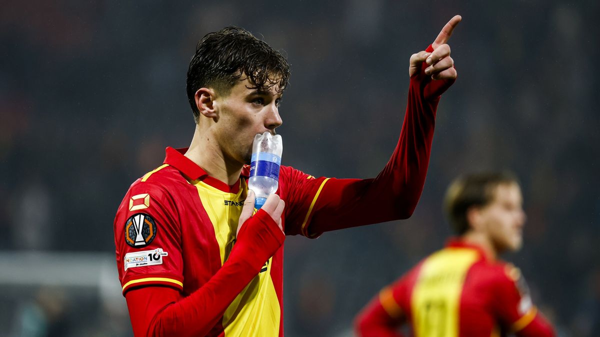 Voetballer Milan Smit voor recordbedrag naar Stoke City