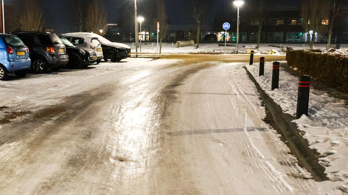 Sportschool Drachten ontruimd om penetrante geur | Drachtster slaat Kollumer met houten balk