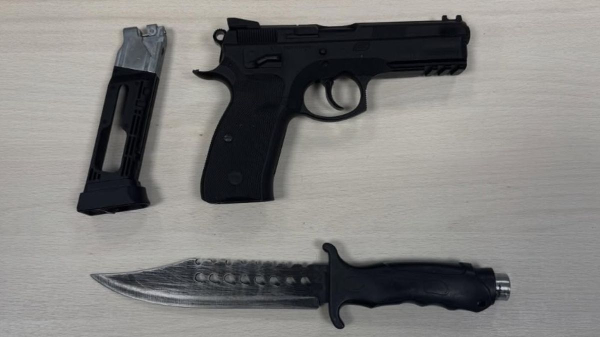 Gewapende man in Wellerlooi: politie vindt pistool en mes