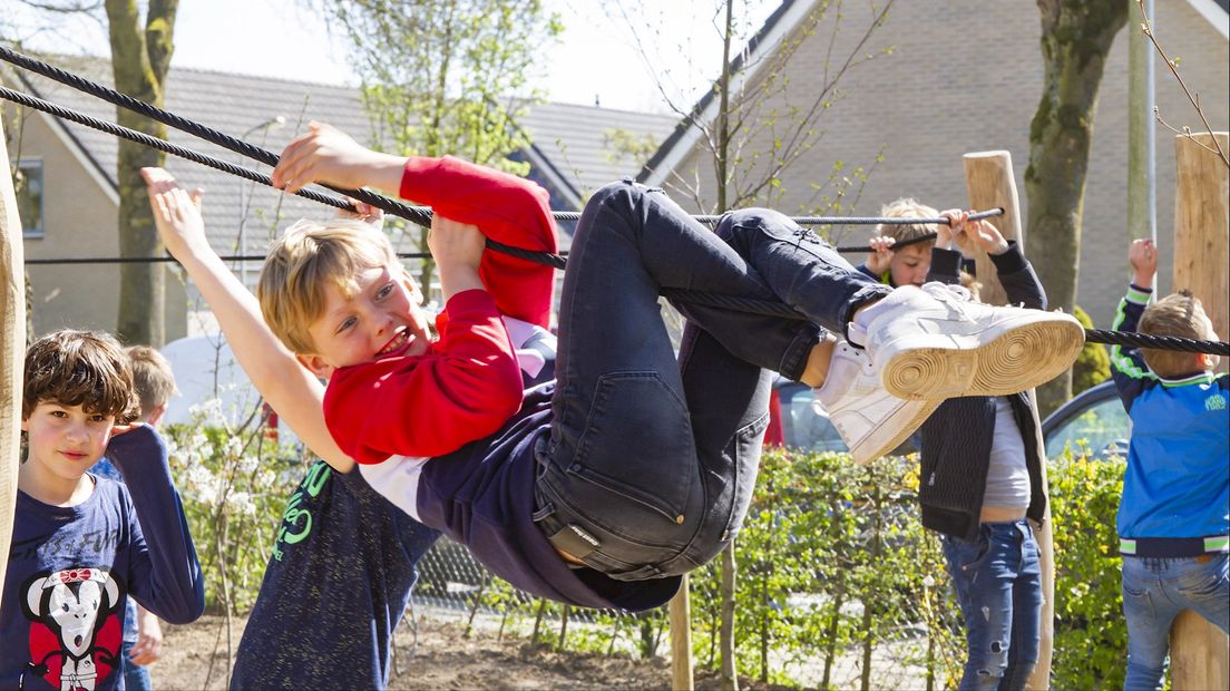 Klimmen op het schoolplein