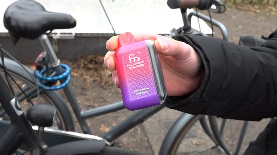 Longartsen maken zich zorgen over vapen: 'Meer nicotine dan een pakje sigaretten' - RTV Noord Longartsen maken zich zorgen over vapen: 'Meer nicotine dan een pakje sigaretten' - RTV Noord