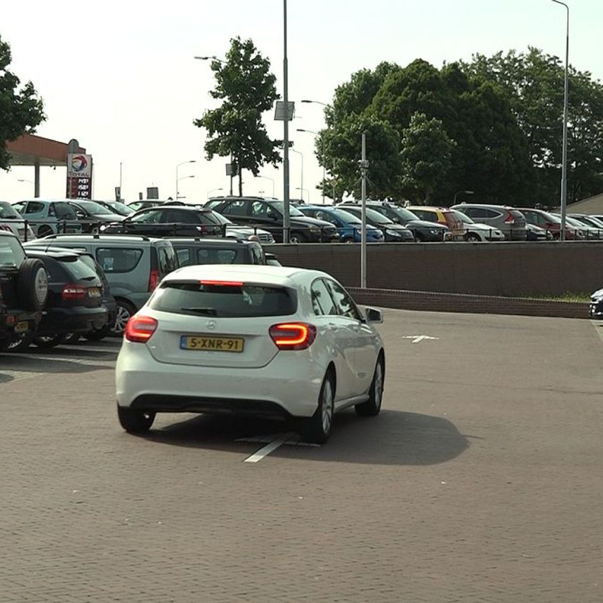 Bonnenregen In Tiel Nieuw Parkeersysteem Moet Daar Einde Aan Maken