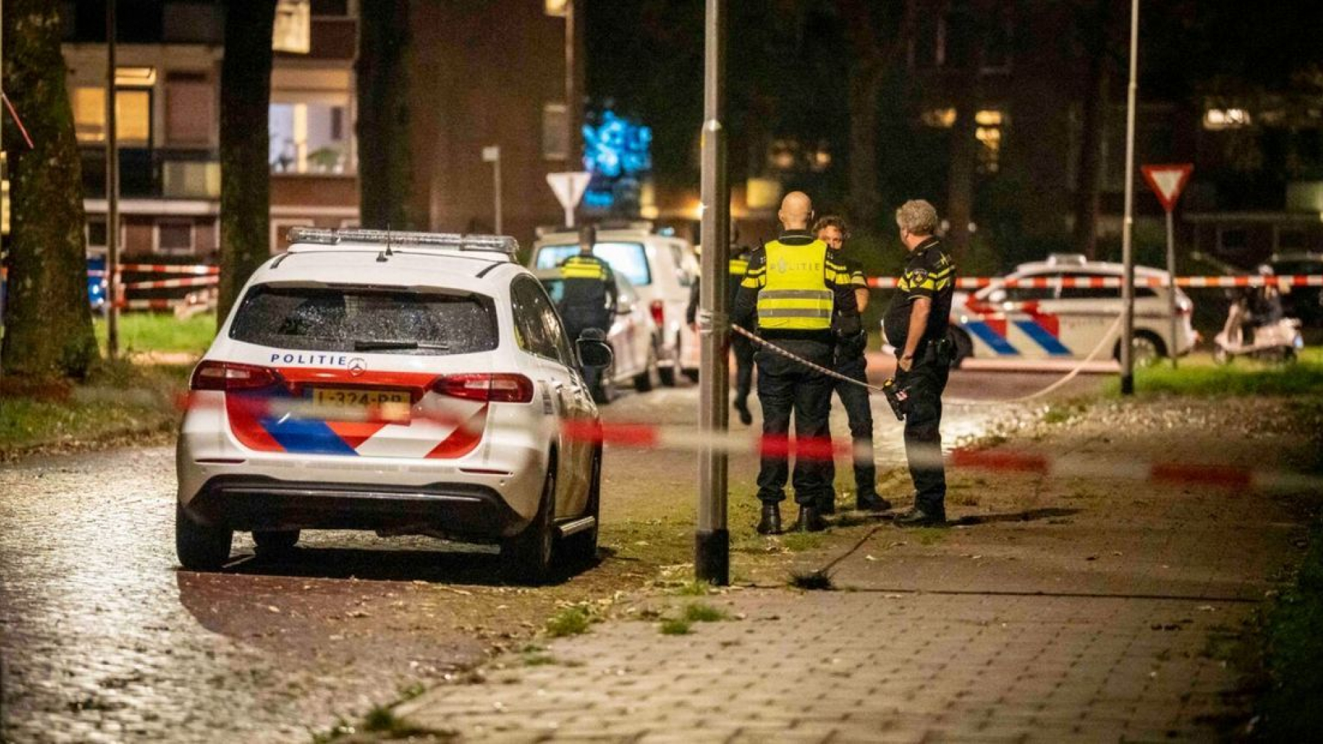 Slachtoffer Dodelijk Steekincident Zutphen Is 21-jarige Man - Omroep ...