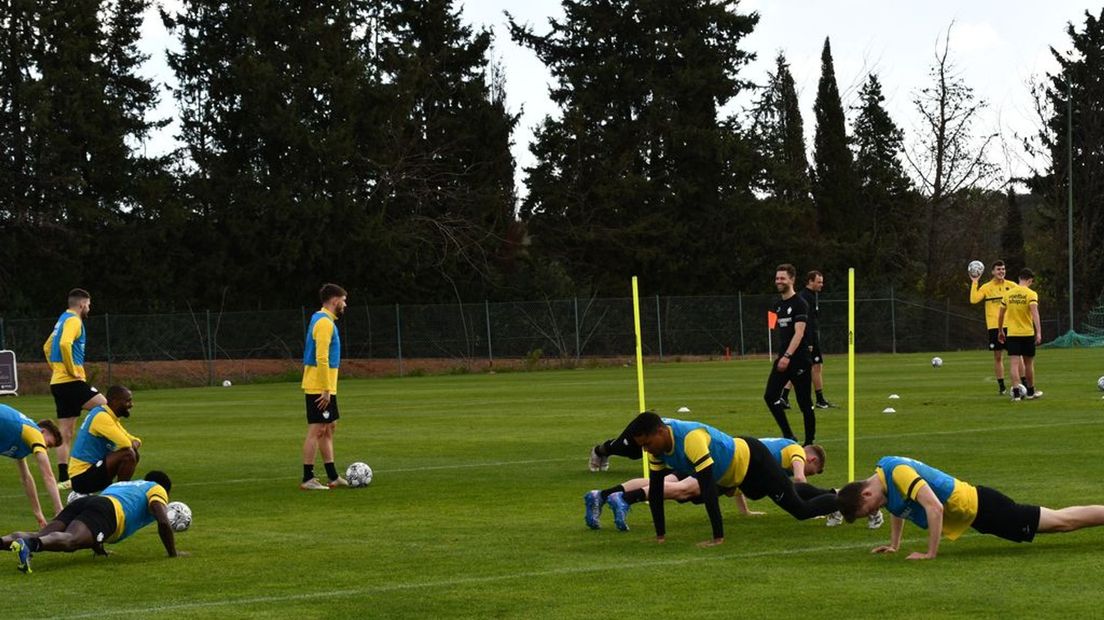 Vitesse verlaat per direct Portugal en gaat naar huis