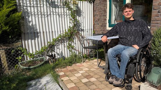 Na zwaar ongeluk maakt Tycho met hulp uit bijzondere hoek zijn studie af. Na zwaar ongeluk maakt Tycho met hulp uit bijzondere hoek zijn studie af.