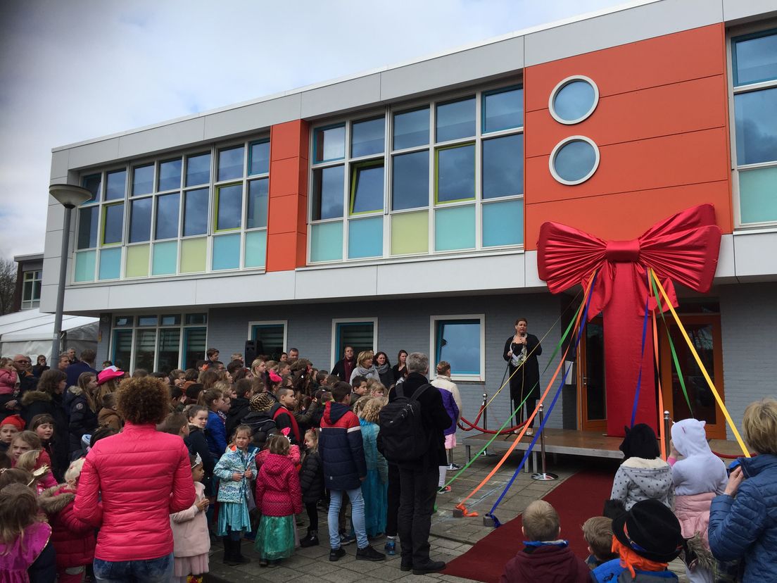 Opening van Het Waterschip in Pernis