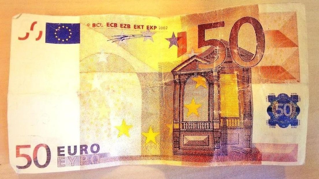 Aangehouden na uitgeven vals geld