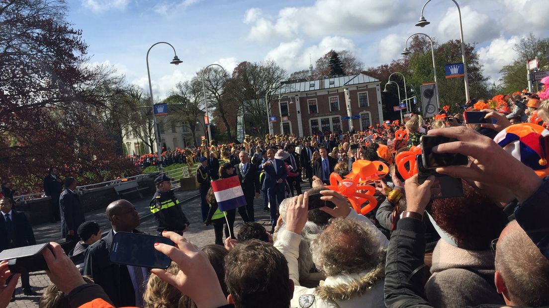 De koninklijke familie viert Koningsdag in Zwolle (Rechten: Ronald Oostingh / RTV Drenthe)