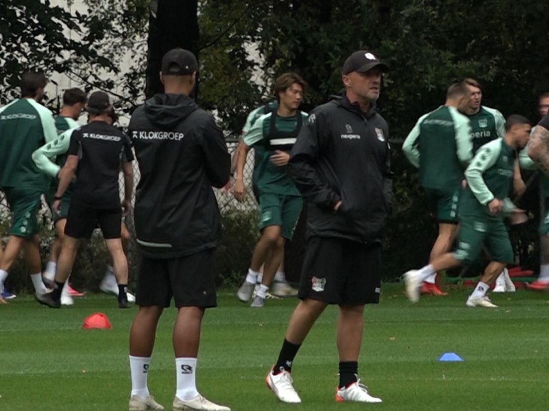 Dick Schreuder op de training van NEC