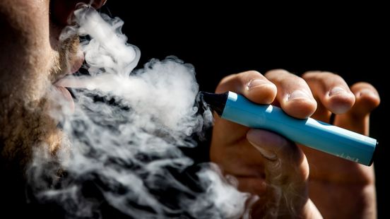 Coalitie wil verbod op vapes onder 21: 'Jongeren zien het probleem niet'