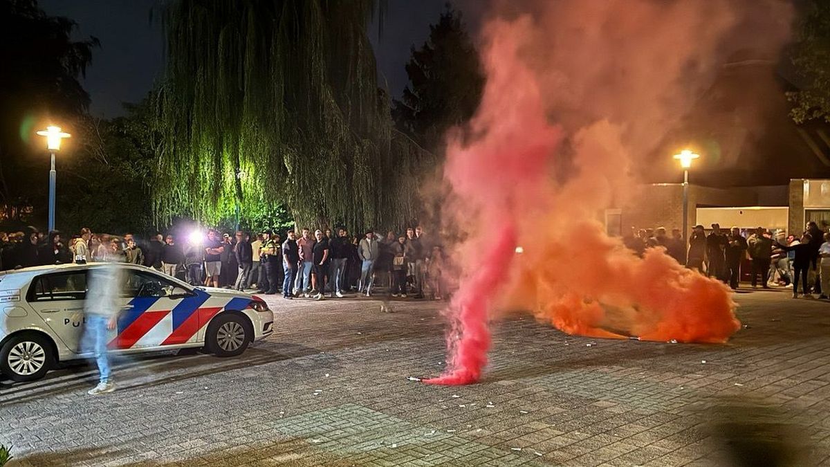 Politie grijpt in bij anti-azc-protest in Kesteren, meerdere aanhoudingen